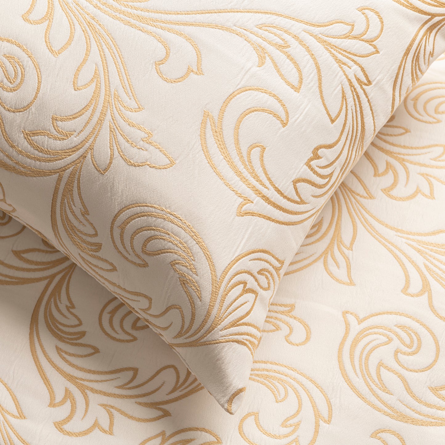 Coral Patterned Decorative Pillow