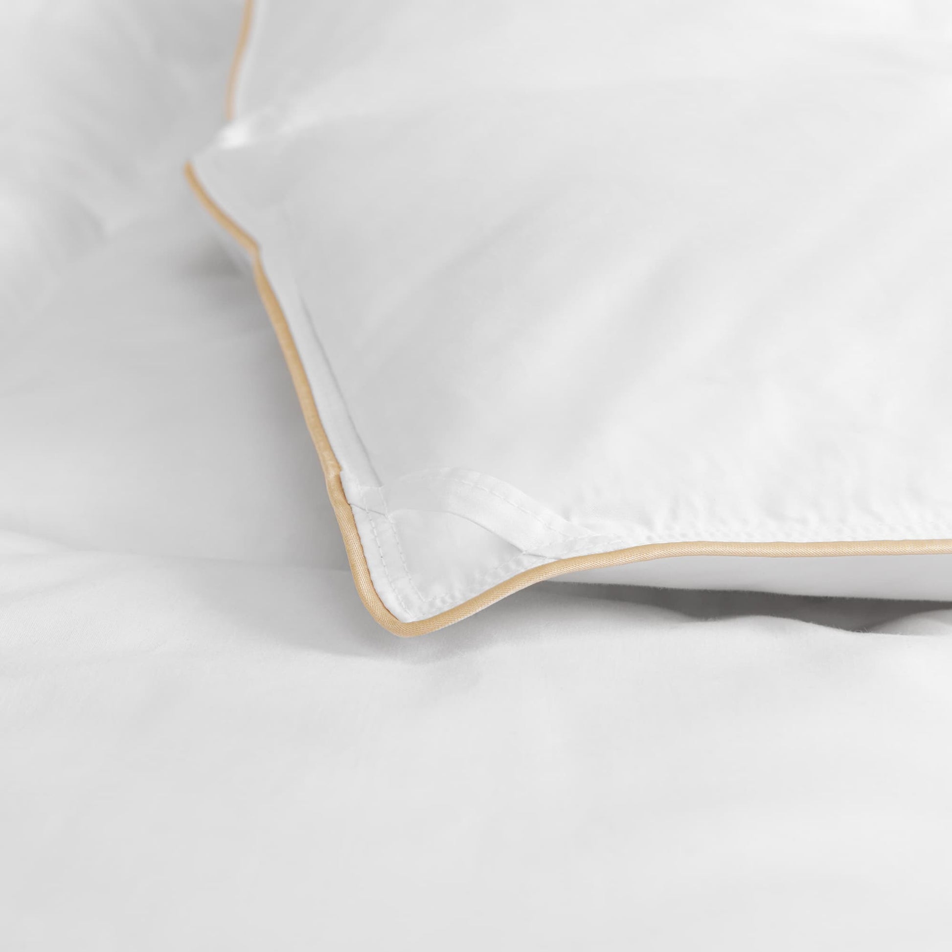 Goose Down Comforter Details, Hamvay-Láng Pure Delight